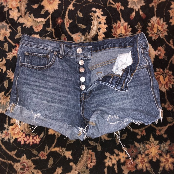 BDG Pants - BDG Boyfriend Cut Off Denim Shorts